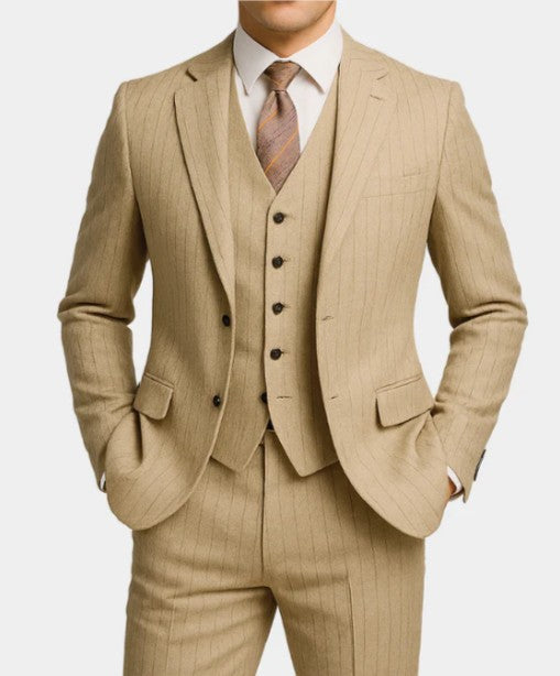 TRAJE DE TRES PIEZAS DON CARMESÍ